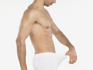 Un home quere aumentar o seu pene por si mesmo